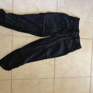Lululemon joggers cropped bottom